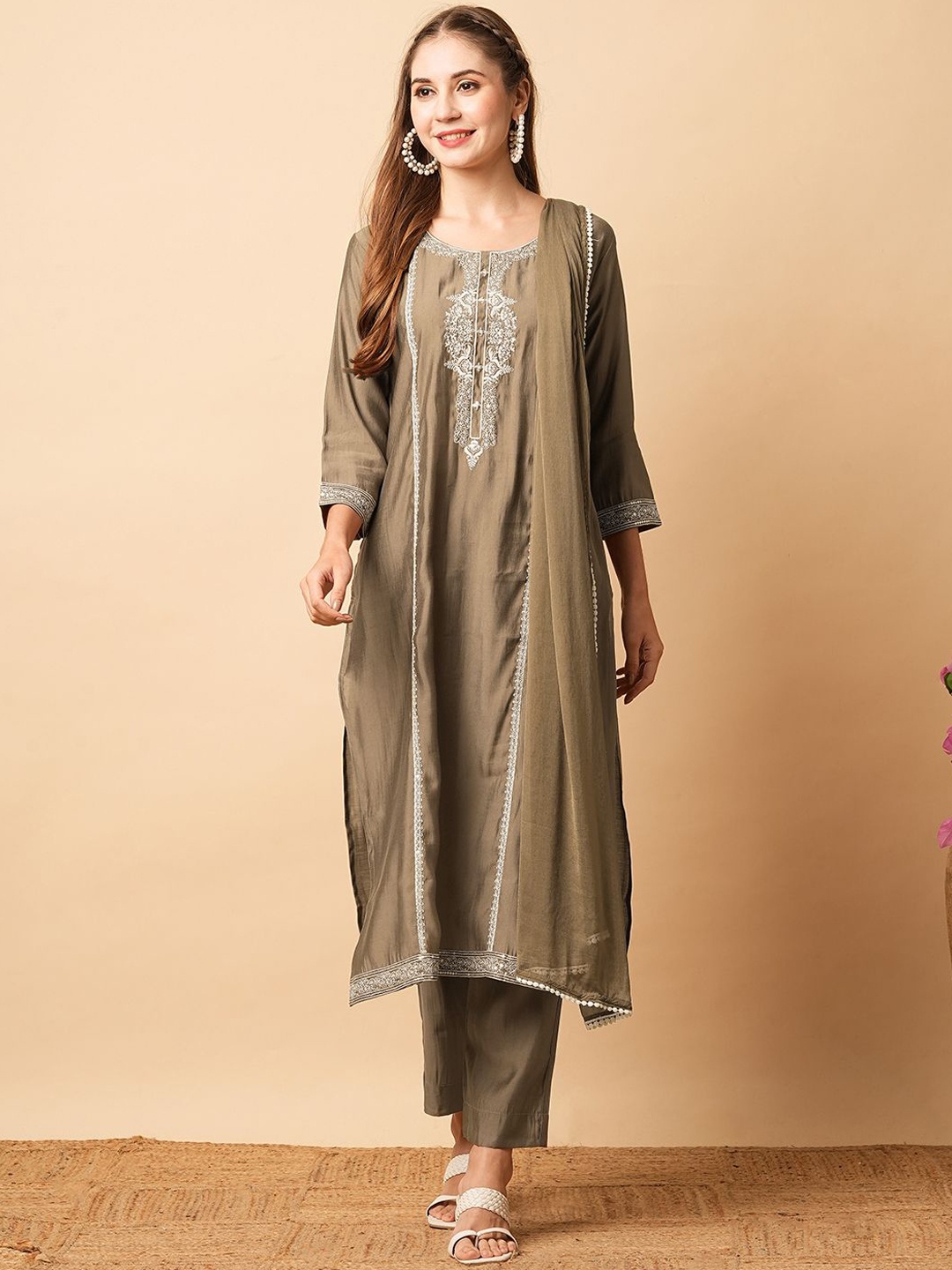 

FASHOR Ethnic Motifs Embroidered Sequinned Straight Kurta With Trousers & Dupatta, Brown