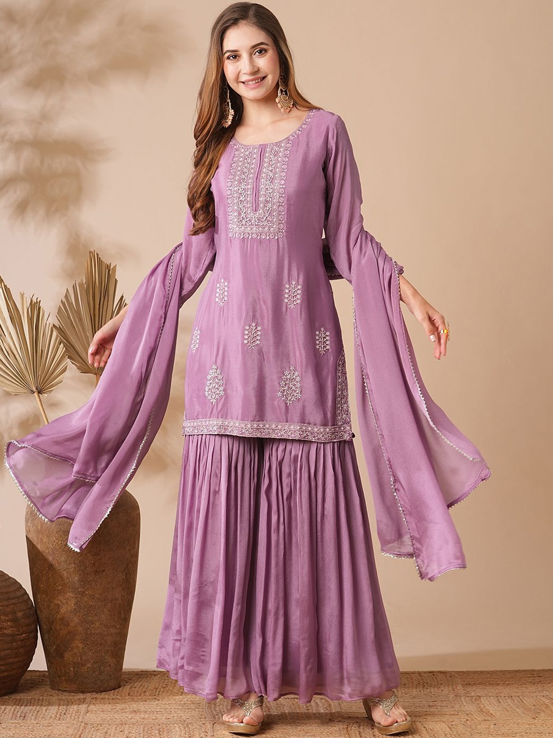 

FASHOR Round Neck Ethnic Motifs Embroidered Zardozi Kurti with Sharara & Dupatta, Purple