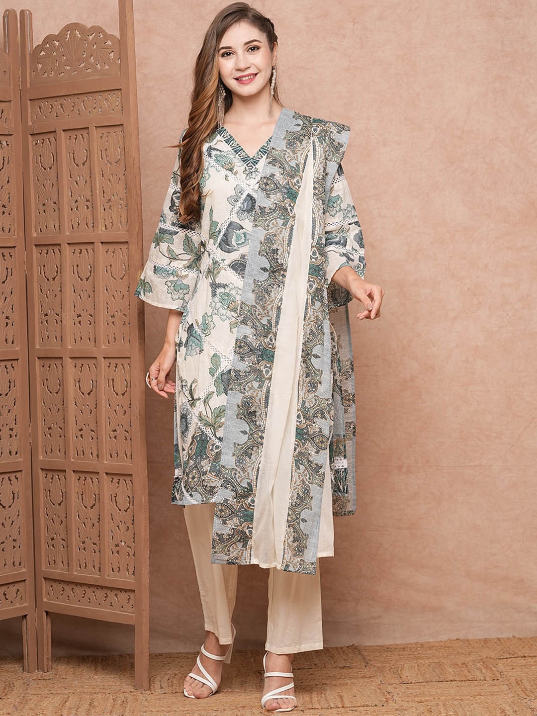 

FASHOR Floral Printed Pure Cotton Straight Kurta With Trousers & Dupatta, Off white