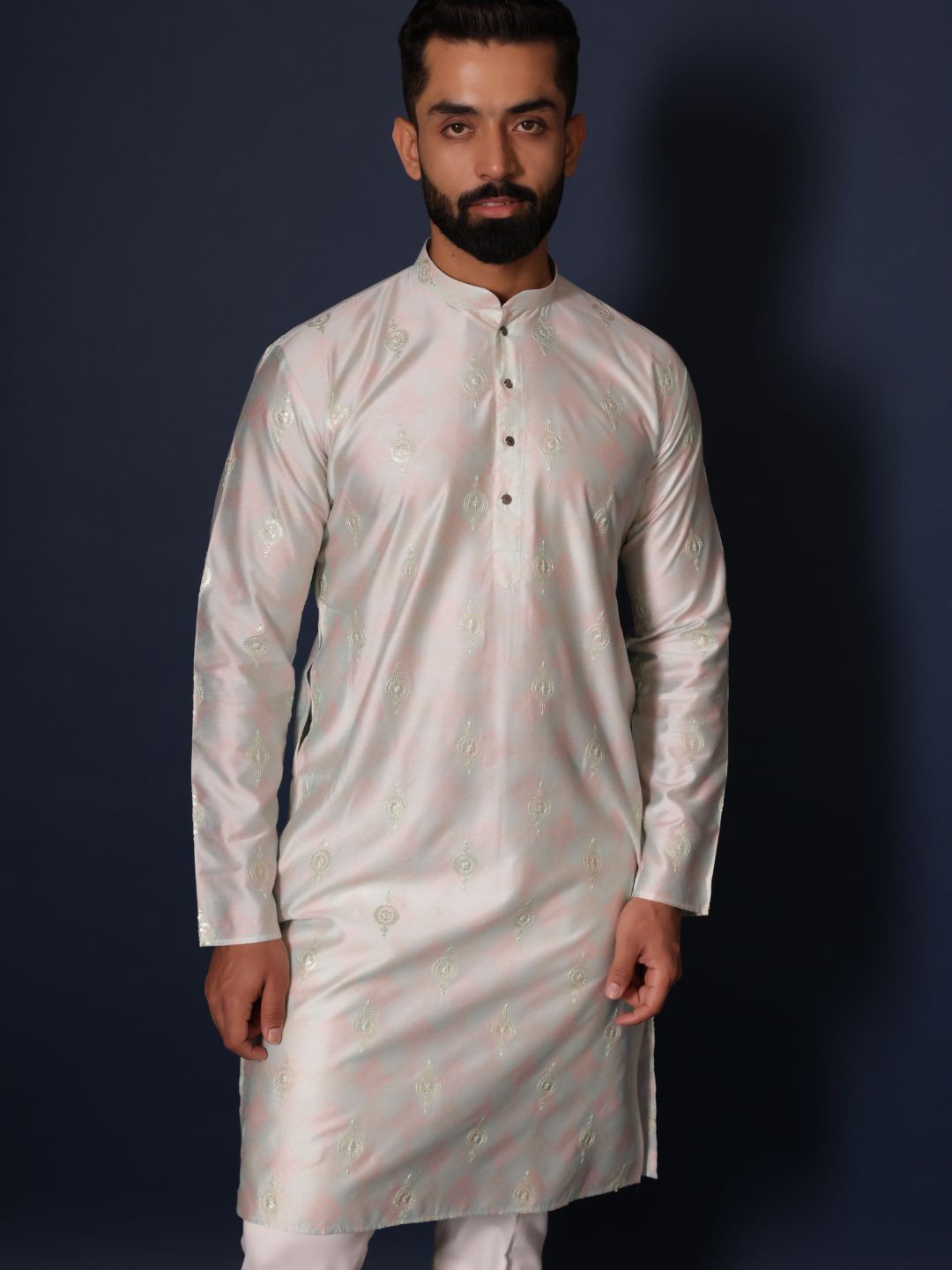 

Lightpole Mandarin Collar Long Sleeves Ethnic Embroidered Straight Kurta, Green