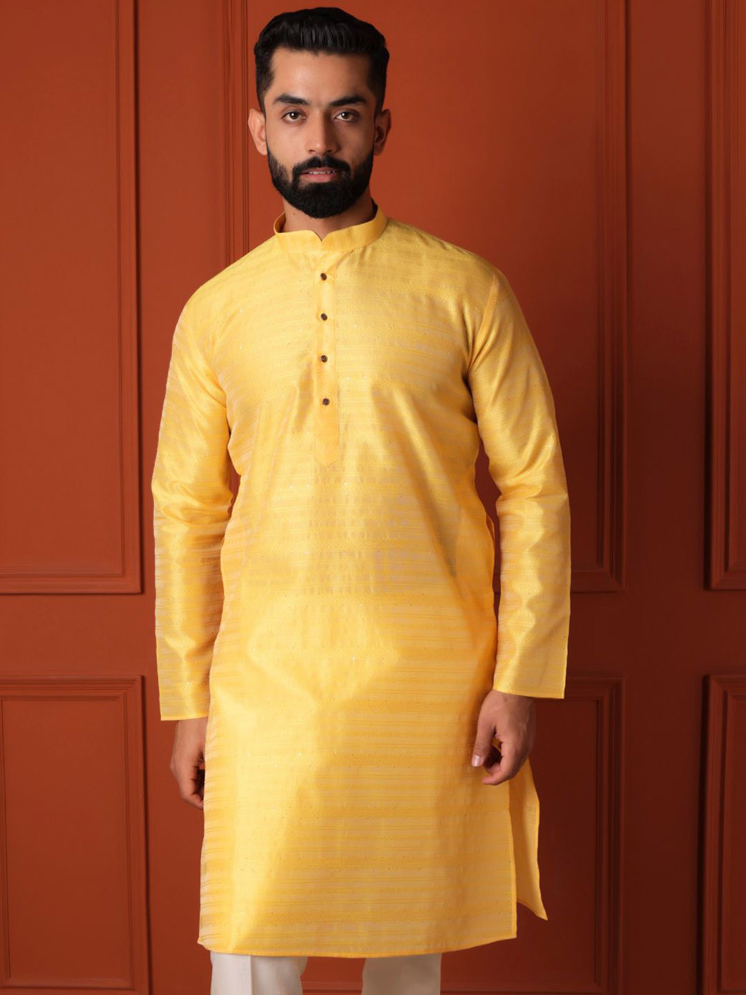 

Lightpole Mandarin Collar Long Sleeves Straight Kurta, Yellow