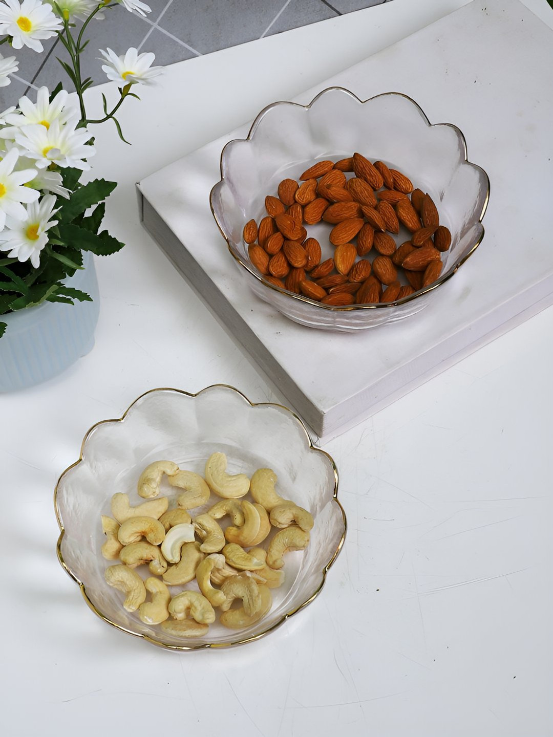 

TAYHAA Set of 2 Transparent Flower shaped Glass Serving Bowl