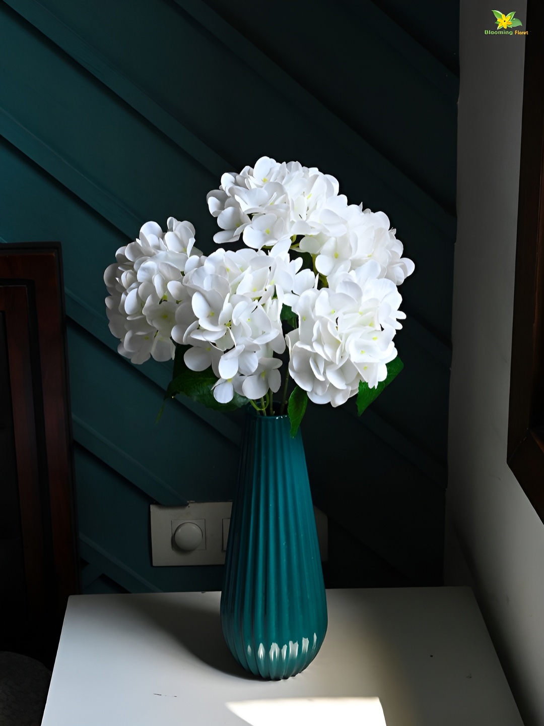 

Blooming Floret White Hydrangea Artificial Flower