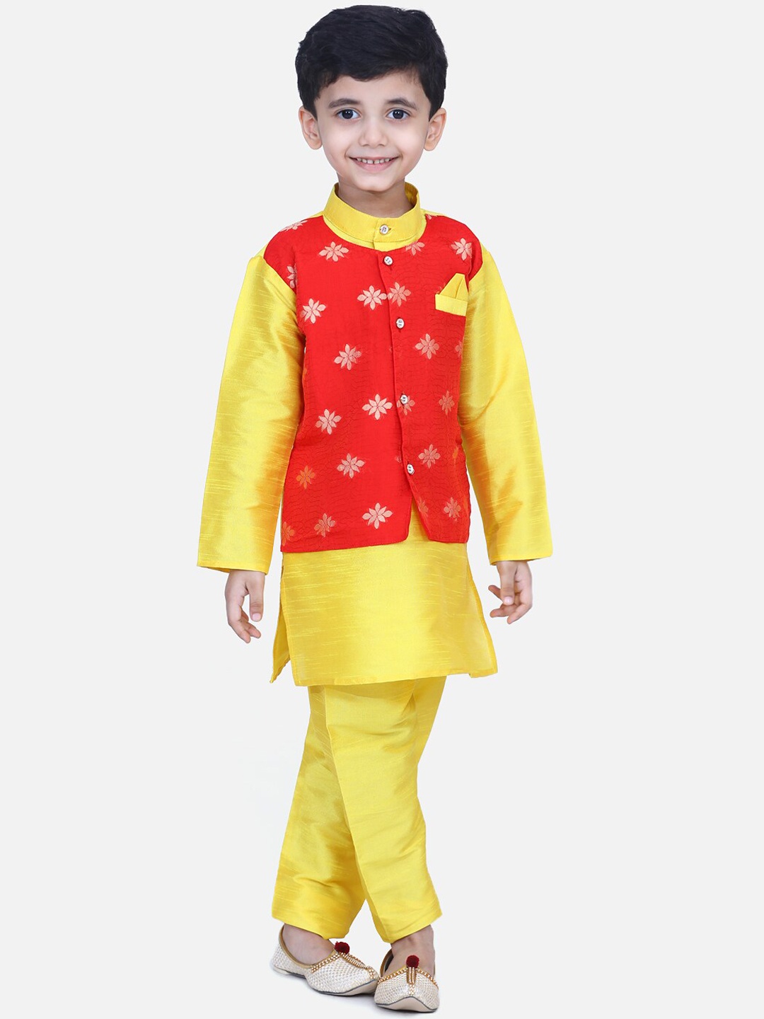 

BownBee Boys Floral Printed Mandarin Collar Regular Straight Kurta with Pyjamas, Yellow