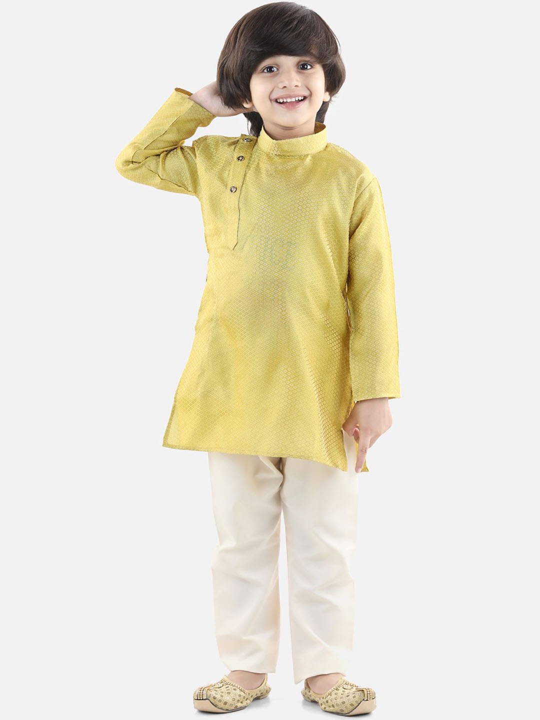 

BownBee Boys Geometric Woven Design Mandarin Collar Straight Kurta with Pyjamas, Yellow