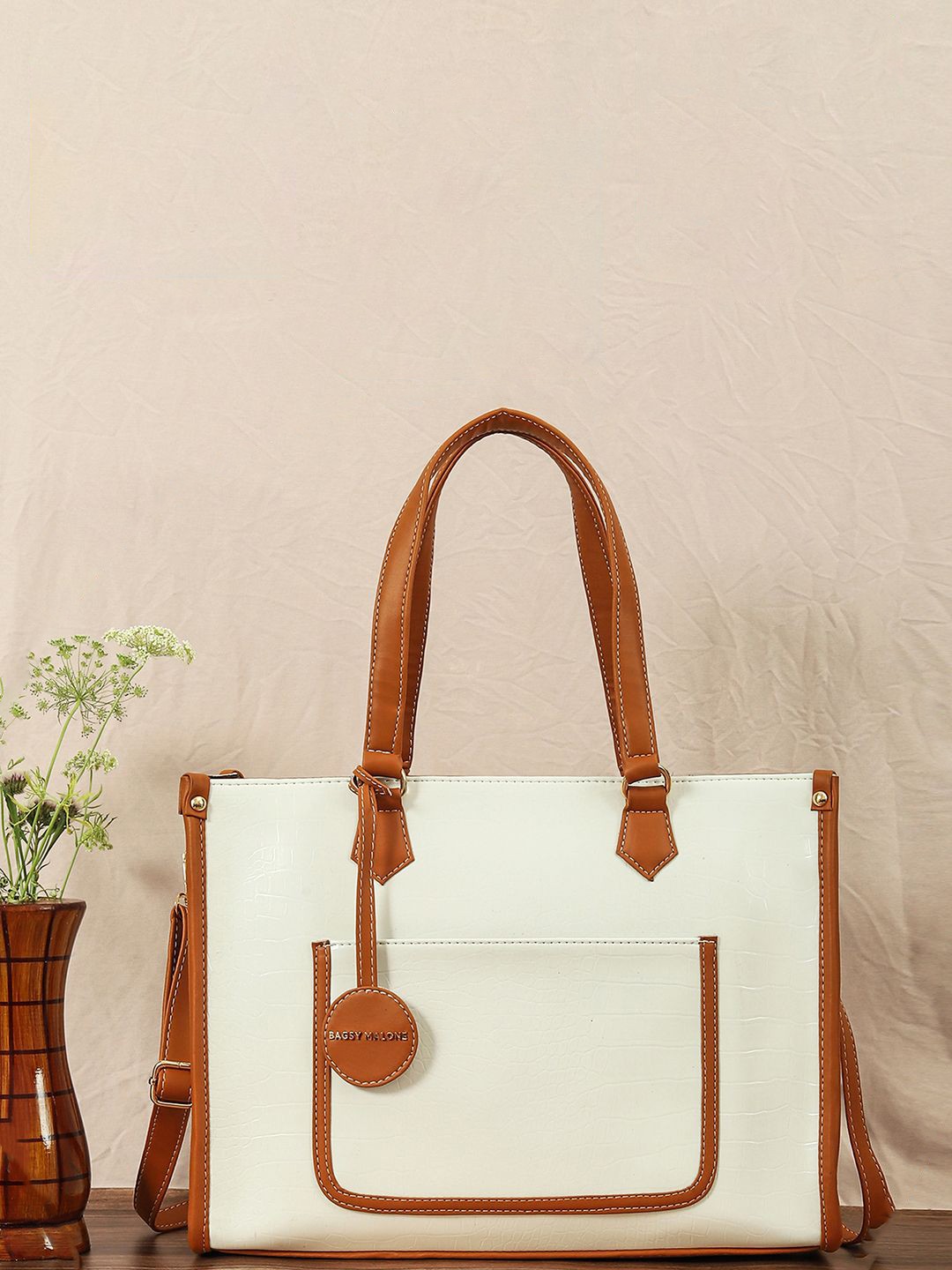 

Bagsy Malone Women's PU Structured Handheld Bag, White