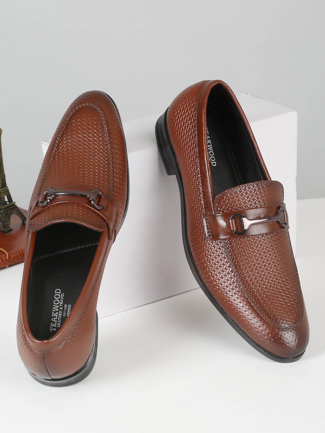 

Teakwood Leathers Men Perforations Leather Loafers, Brown