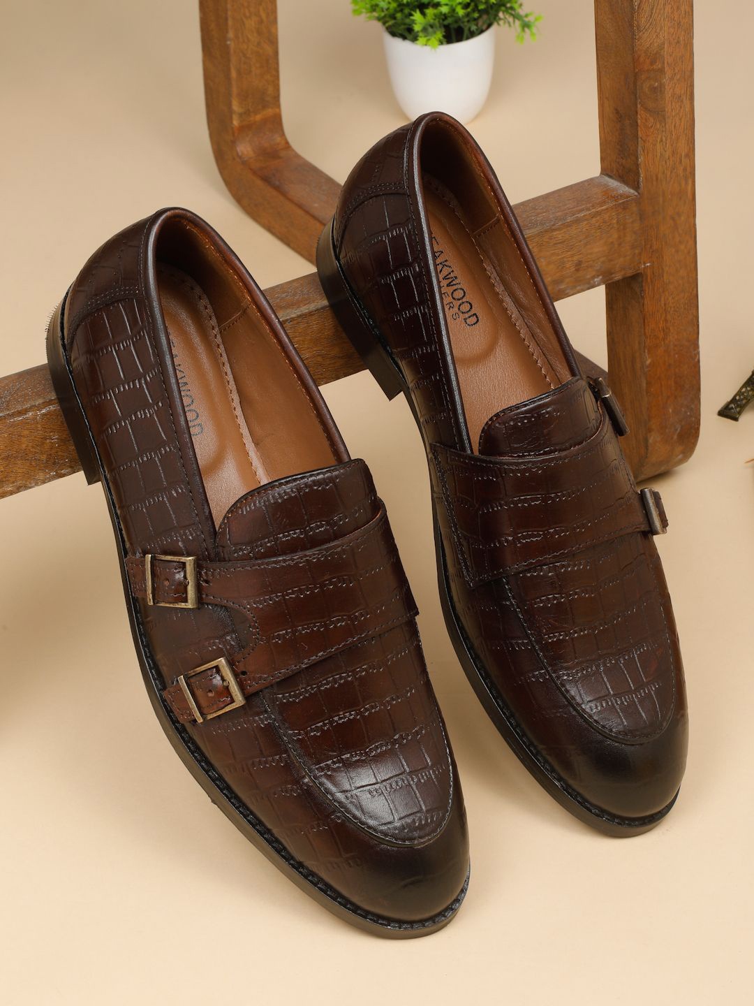 

Teakwood Leathers Men TexturedLeather Loafers, Brown