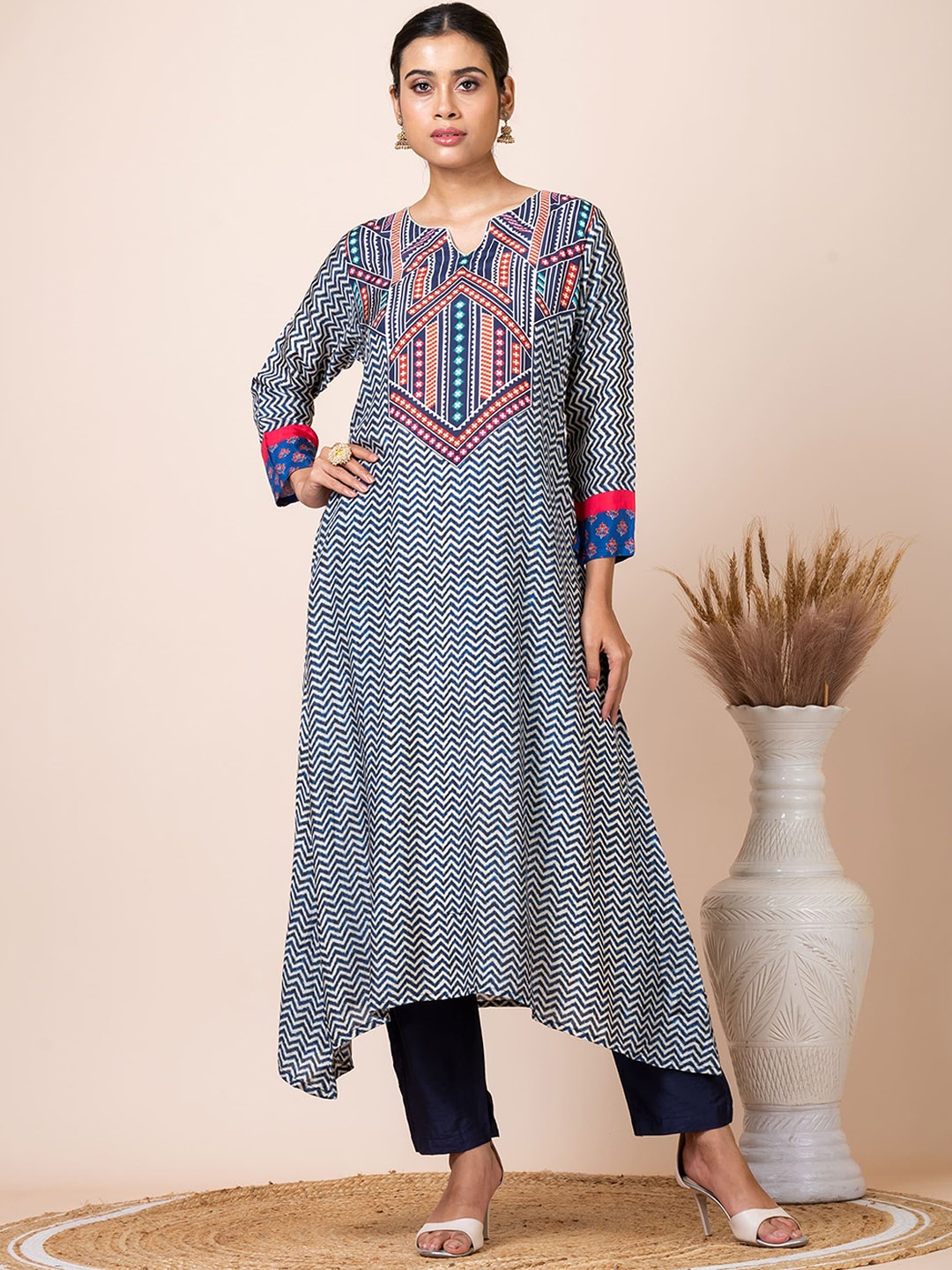 

SARSO Chevron Printed A-Lie Kurta With Trousers, Blue