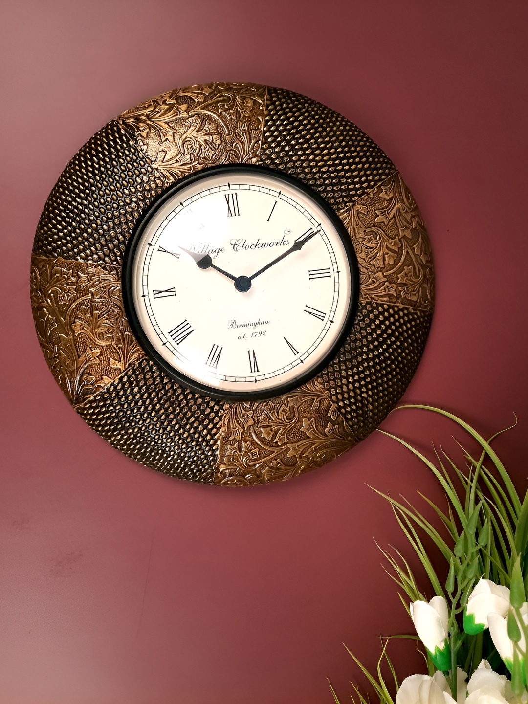 

apka mart Brown & White Textured Traditional Wooden Round Wall Clock