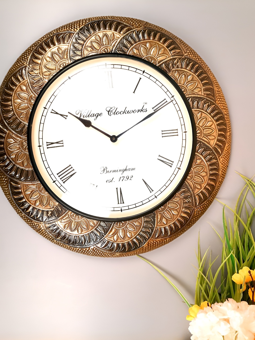 

apka mart Brown Textured Vintage Round Wall Clock