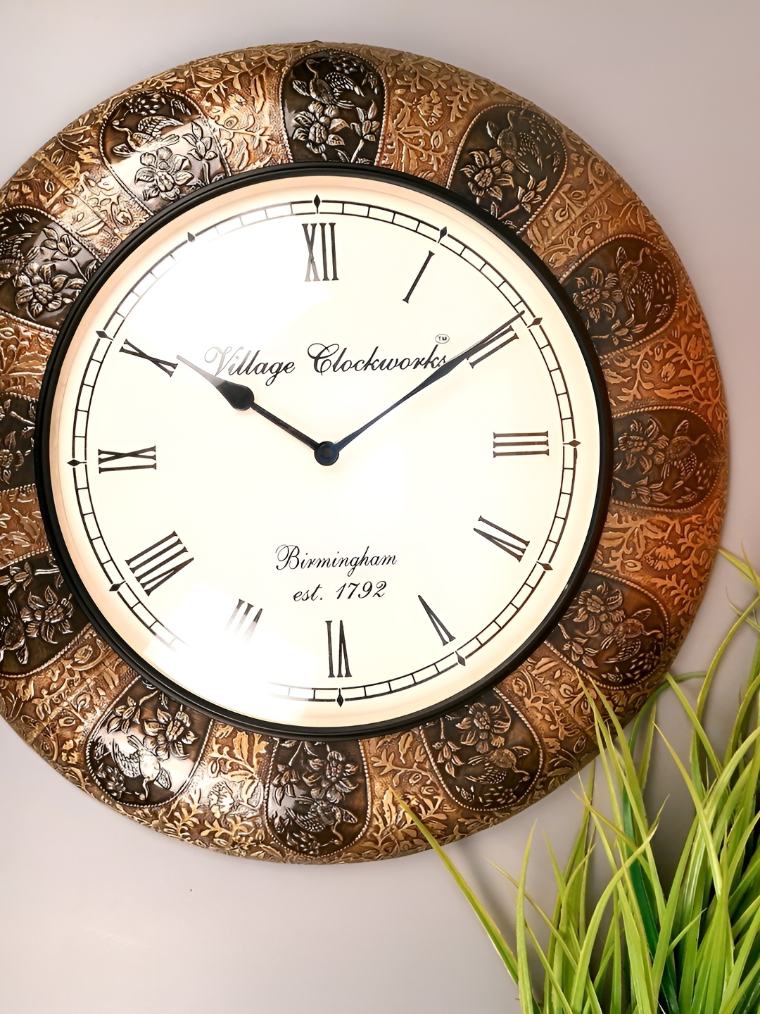 

apka mart Brown & White Textured Wooden Contemporary Round Shaped Wall Clock