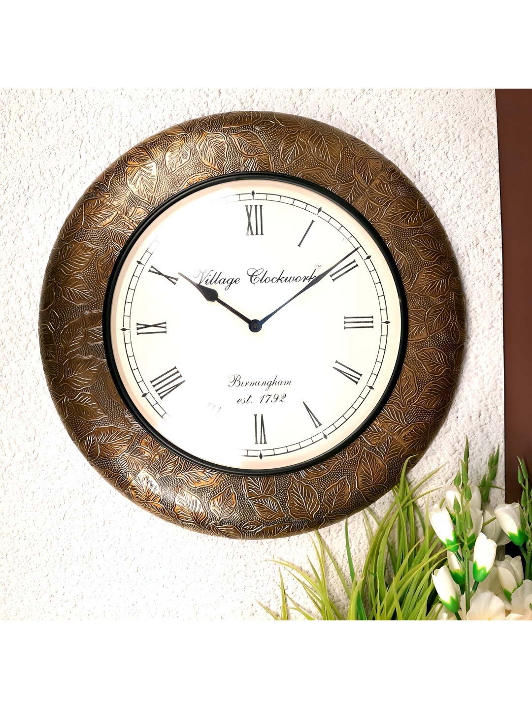 

apka mart Brown & White Textured Traditional Wooden Round Wall Clock