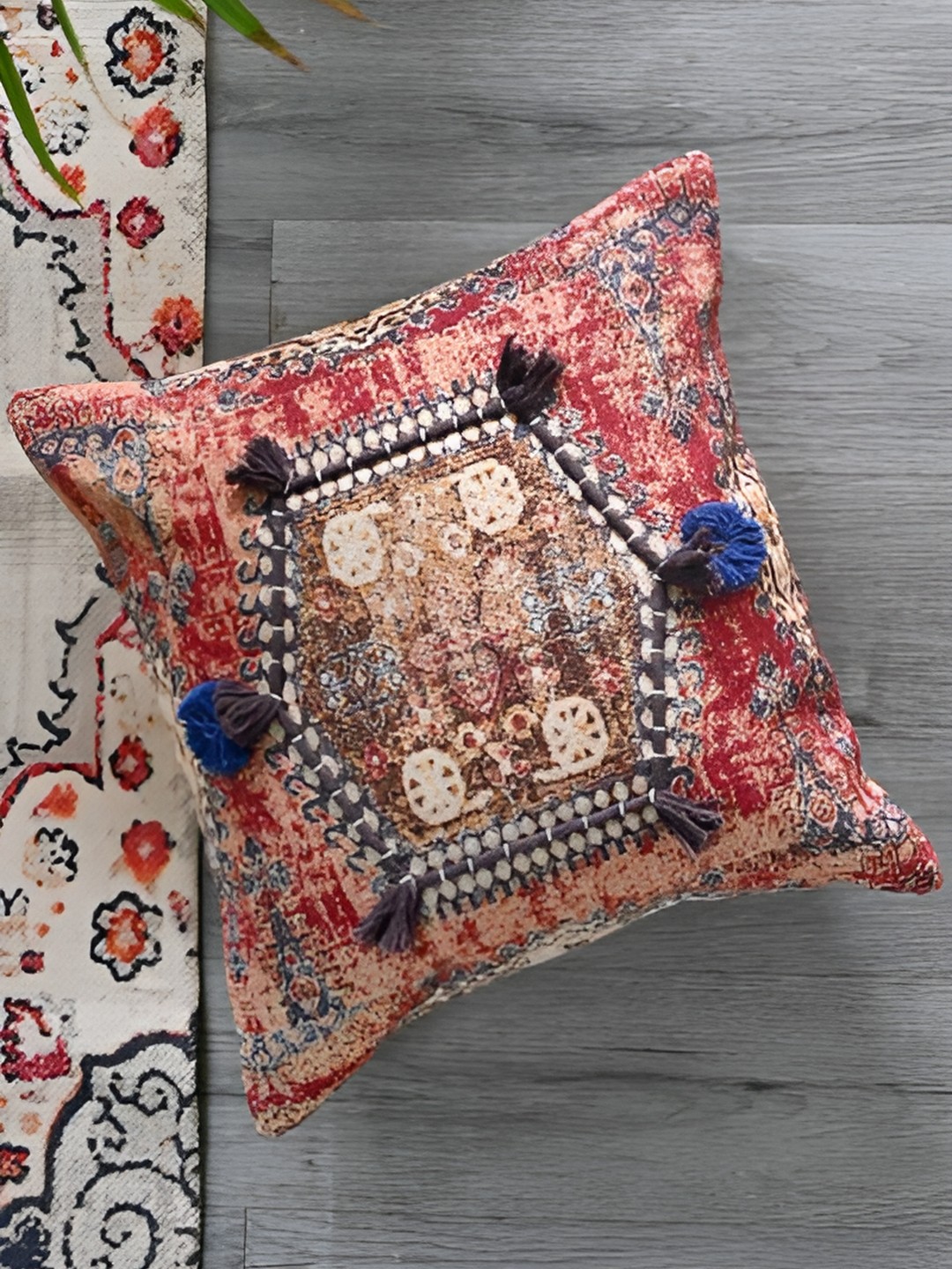 

Art Avenue Pink & Blue Ethnic Motifs Square Cushion Cover