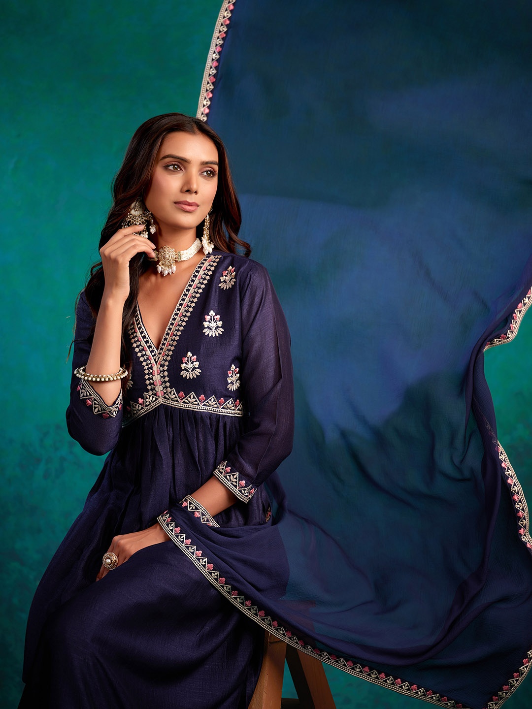 

Sangria Embroidered V-Neck Kurta Trousers & Dupatta Set, Navy blue