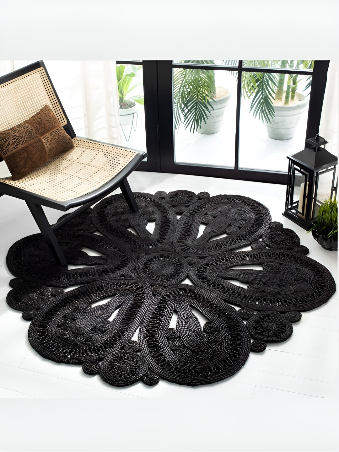 

RUGSMITH Black Floral Hand-Tufted Carpet