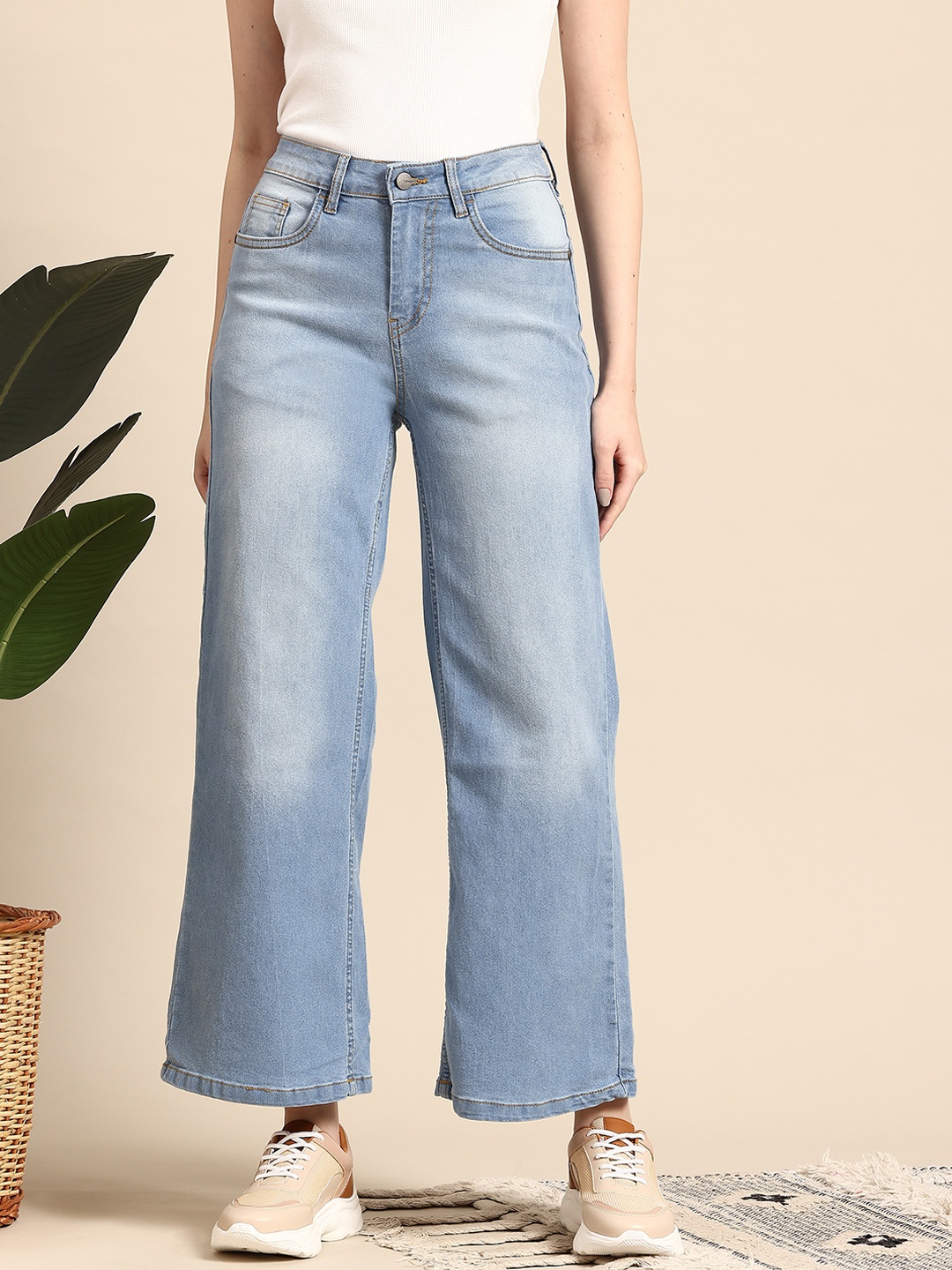 

Mast & Harbour Women Flared Light Fade Stretchable Jeans, Blue