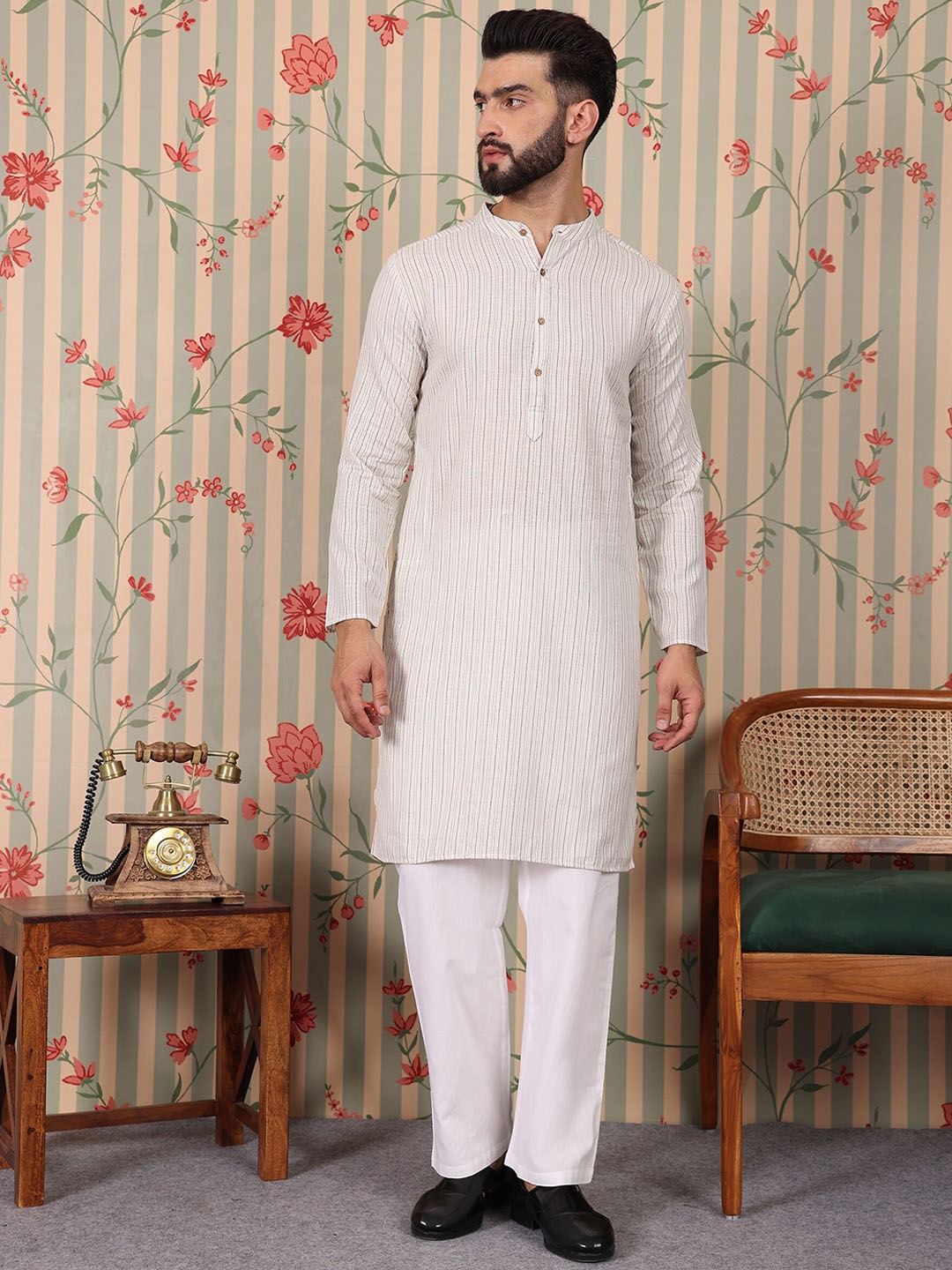 

Ode by House of Pataudi Striped Mandarin Collar Straight Kurta, Off white