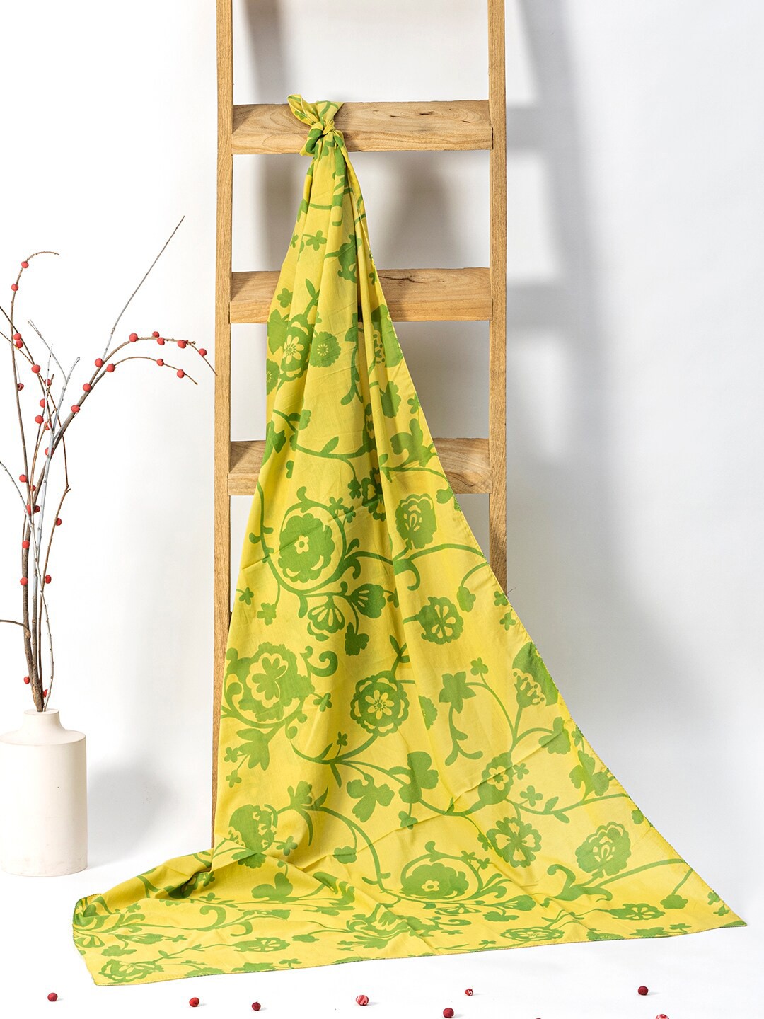 

Contrast Living Women Floral Printed Pure Cotton Scarf, Yellow