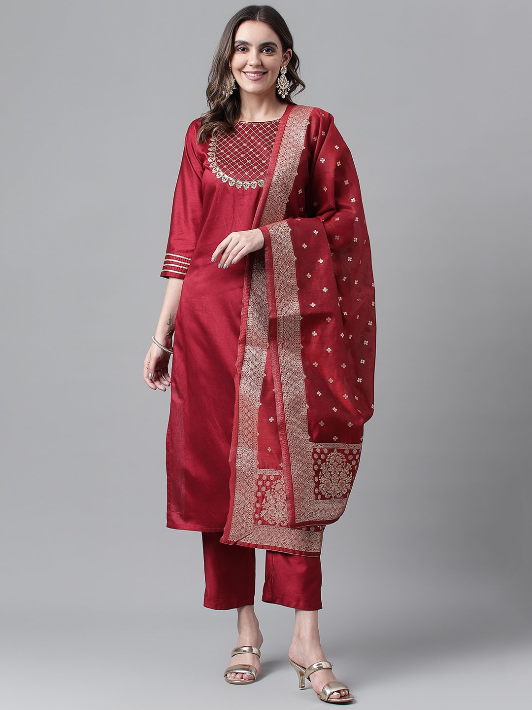

KAVINDI Embroidered Regular Sequinned Kurta with Trousers & Dupatta, Red