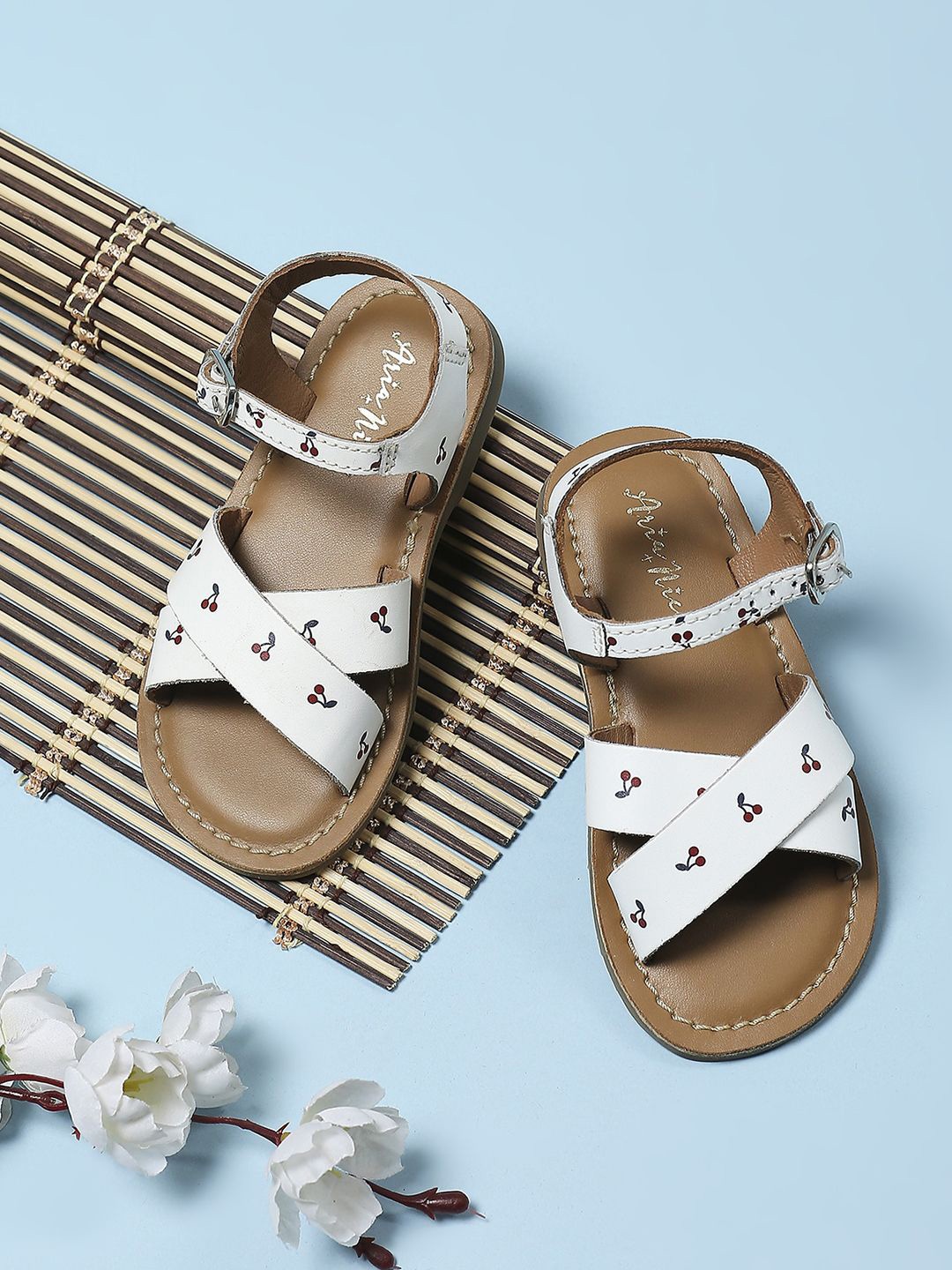

Aria Nica Girls Printed Open Toe Flats, White