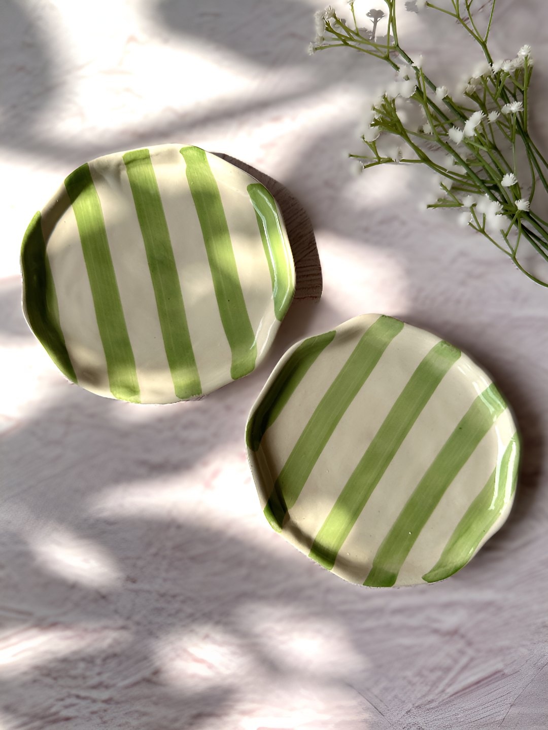 

NURTURE INDIA 2-Pcs Green & Beige Striped Round Ceramic Plates