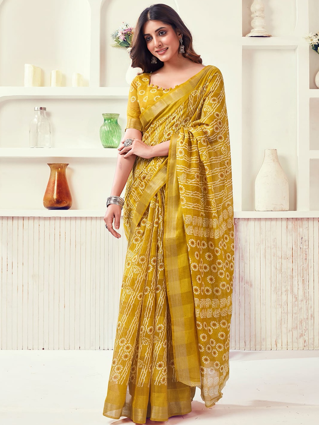 

KALINI Floral Zari Fusion Saree With Blouse Piece, Yellow