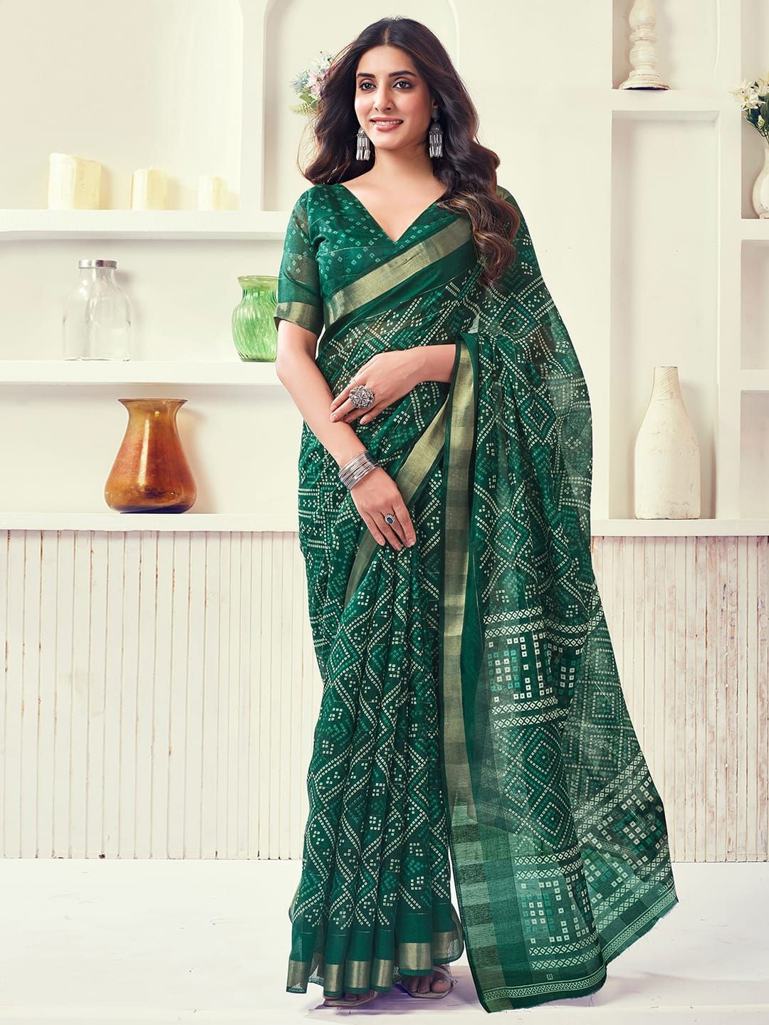 

KALINI Bandhani Zari Fusion Bandhani Saree, Green