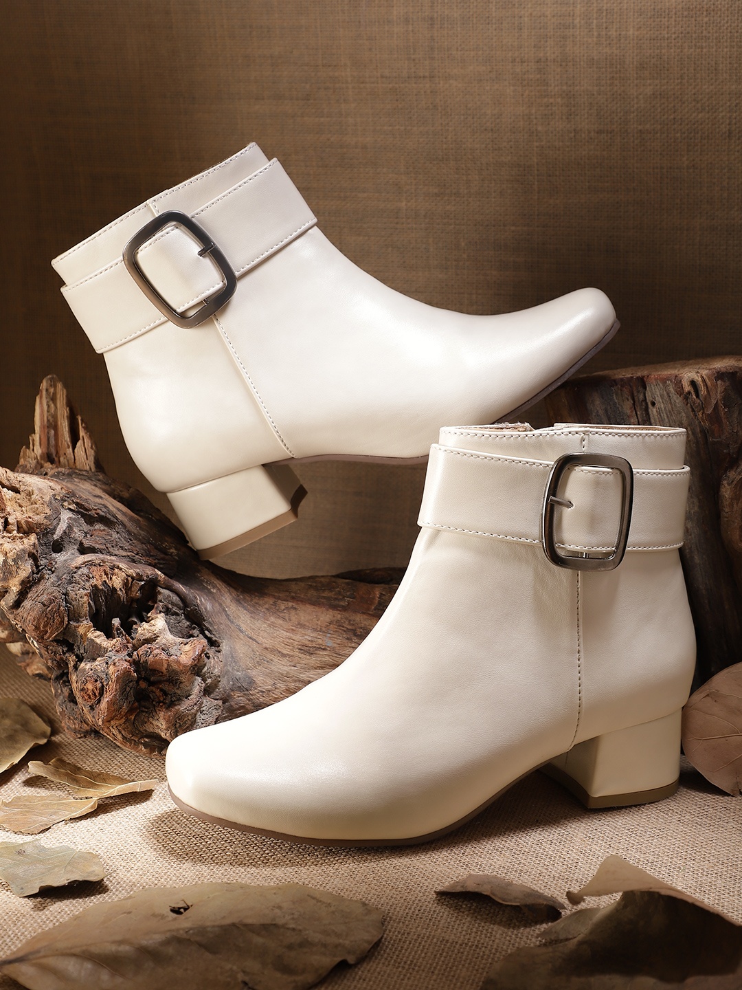 

Roadster The Lifestyle Co. Women Block Heel Buckle Detail Regular Boots, Cream