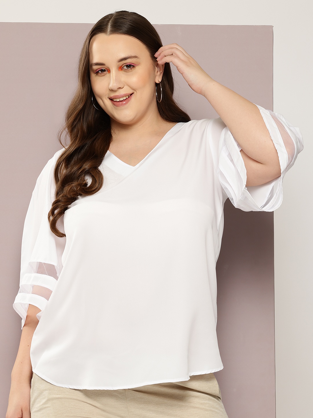 

Qurvii+ Plus Size Flared Sleeves Crepe Top, White