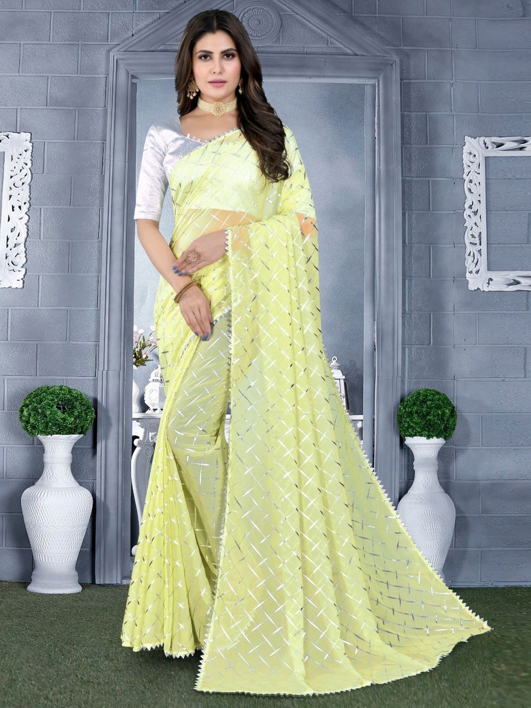 

REDFISH Embellished Pure Georgette Saree, Yellow