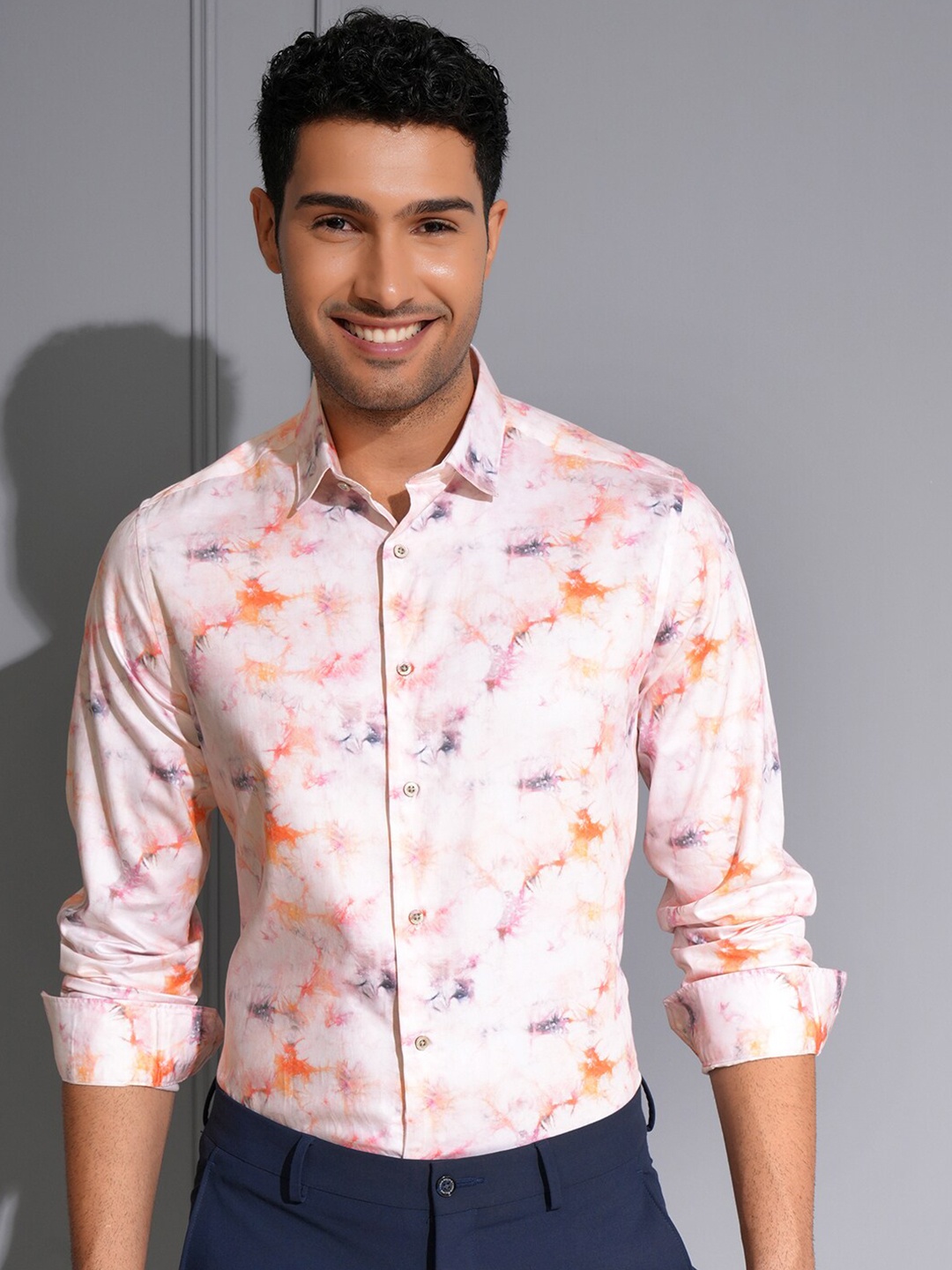 

LOCOMOTIVE Men Premium Satin Printed Party Shirt, Pink