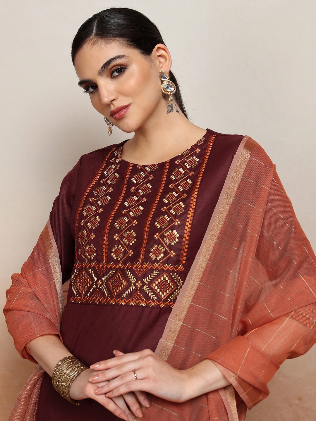 

Vishudh Embroidered Rund Neck Straight Kurta & Palazzos With Dupatta, Burgundy
