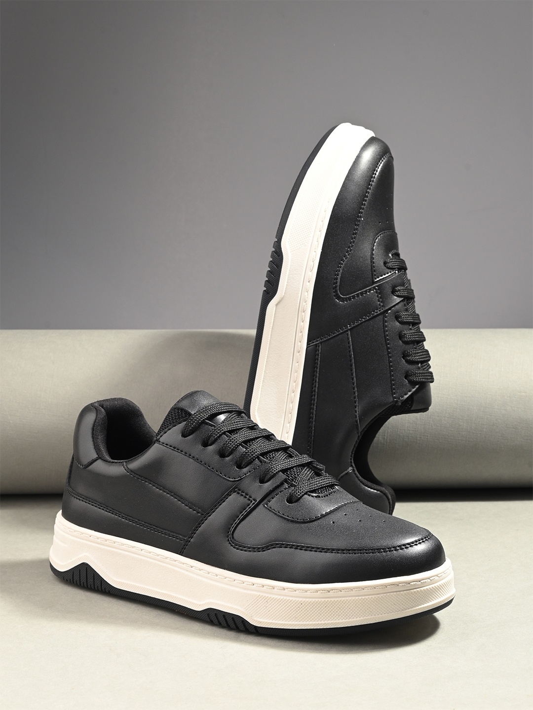 

DressBerry Women Perforations Sneakers, Black