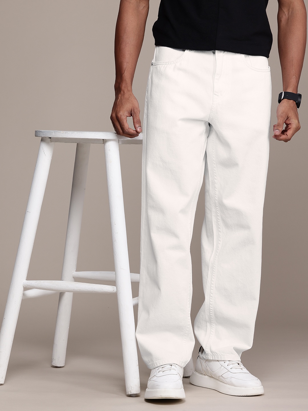 

WROGN Men Pure Cotton Loose Fit Jeans, White