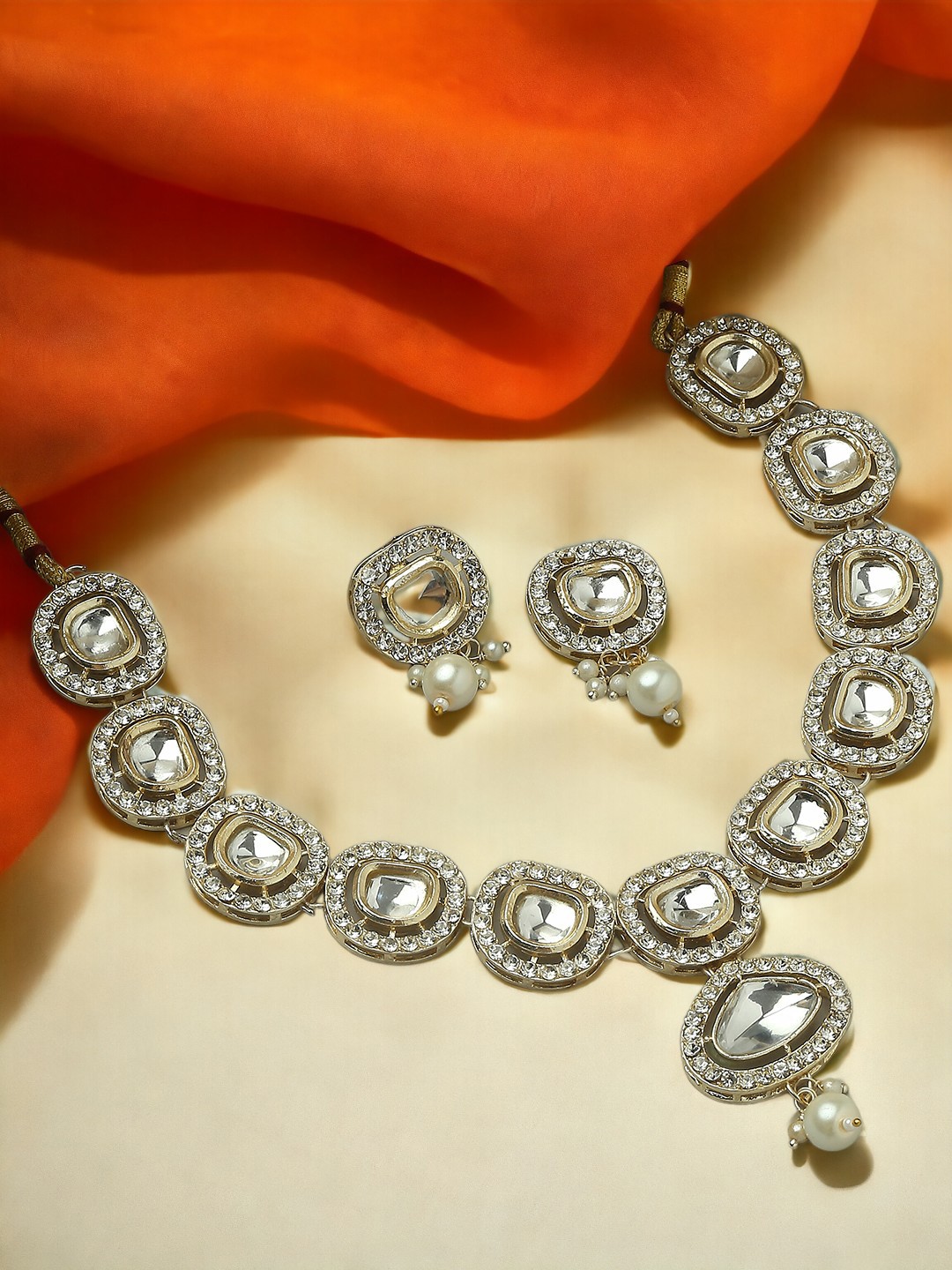 

OOMPH Kundan-Studded Jadau Jewellery Set, Gold