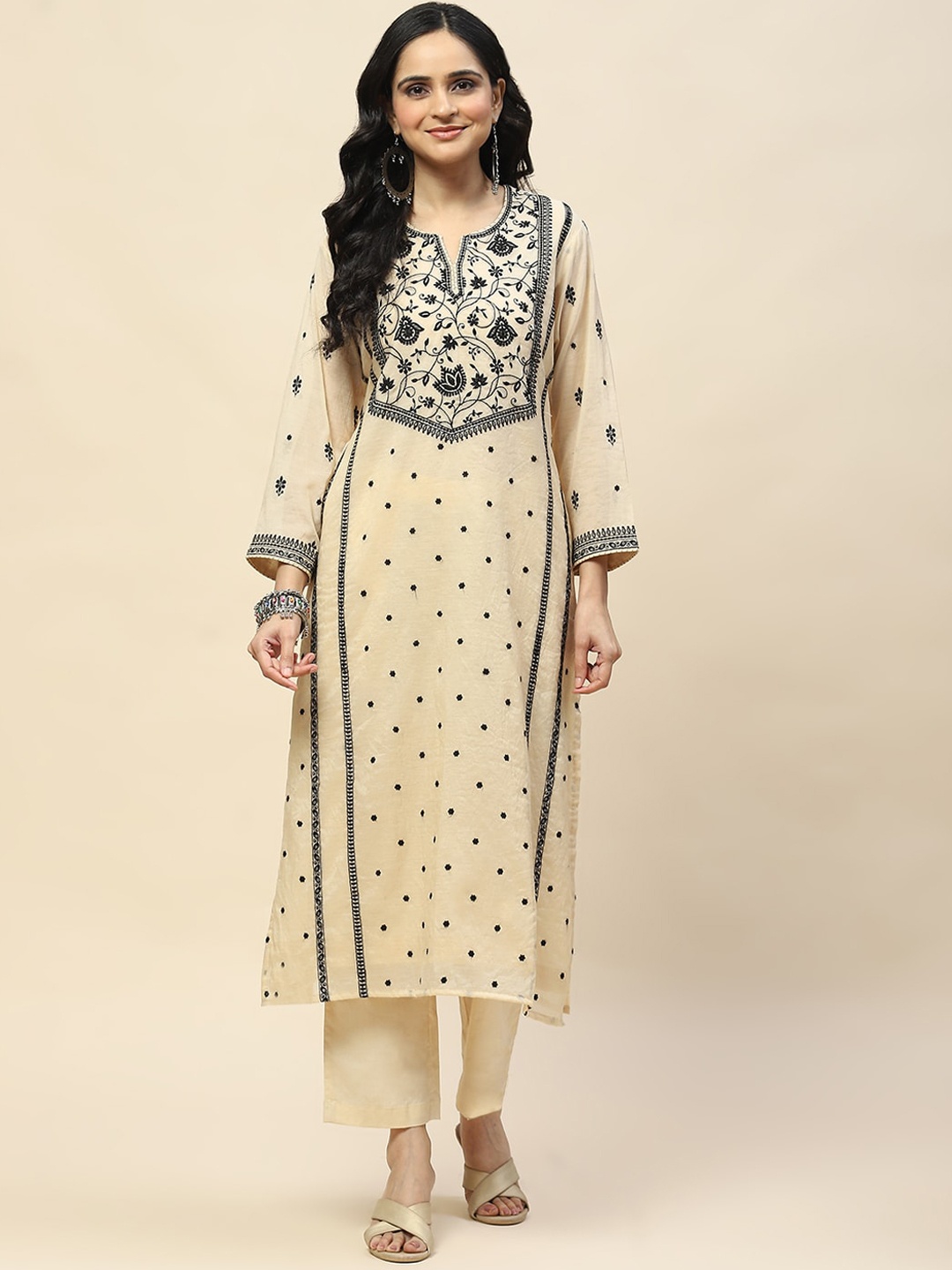 

Meena Bazaar Floral Embroidered Notch Neck Thread Work Straight Kurta With Trousers, Beige