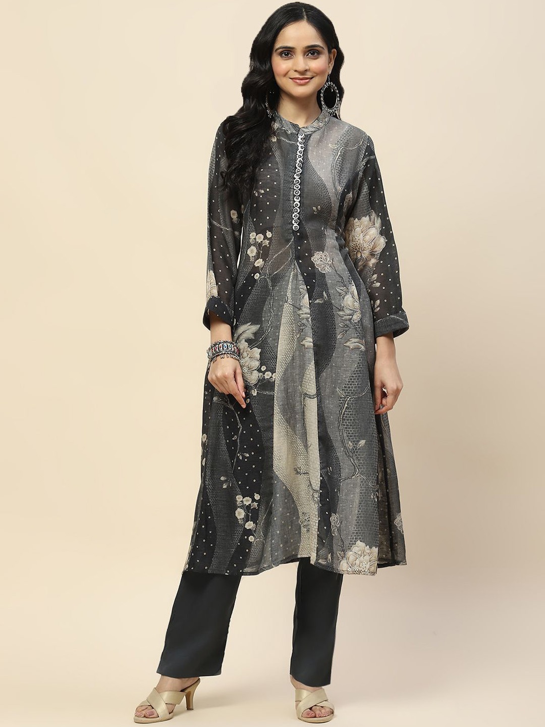 

Meena Bazaar Mandarin Collar Floral Printed Regular A-Line Kurta with Trousers, Black