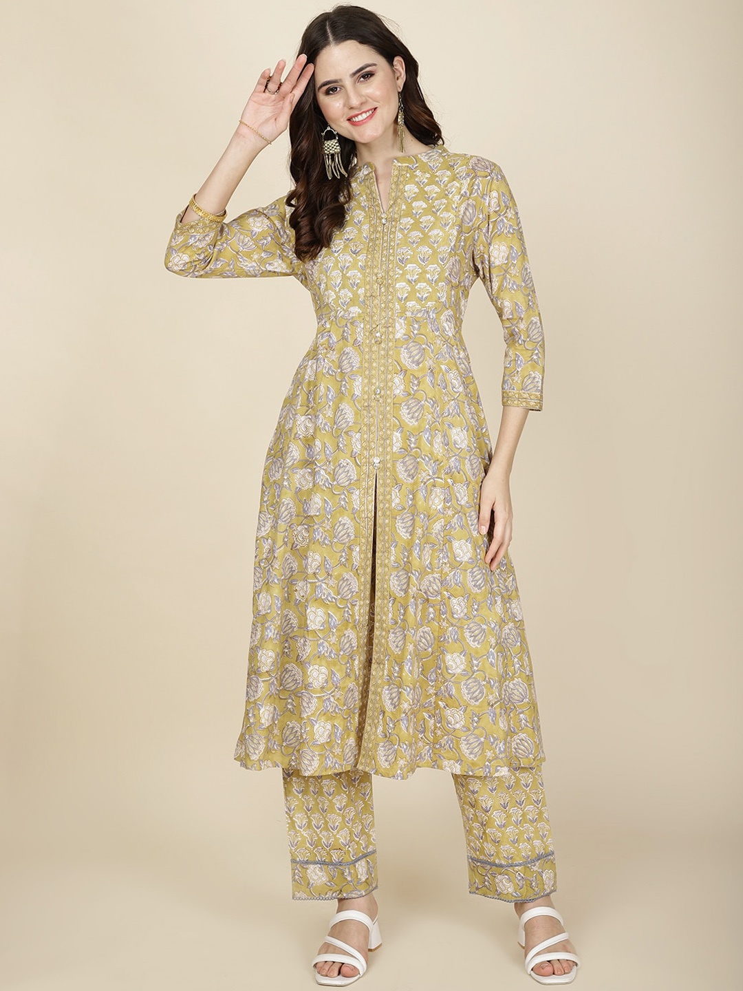 

Meena Bazaar Mandarin Collar Floral Printed Regular A-Line Kurta with Trousers, Green