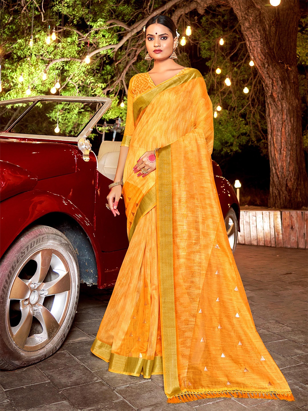 

ALAGINI Sequinned Chanderi Saree, Yellow
