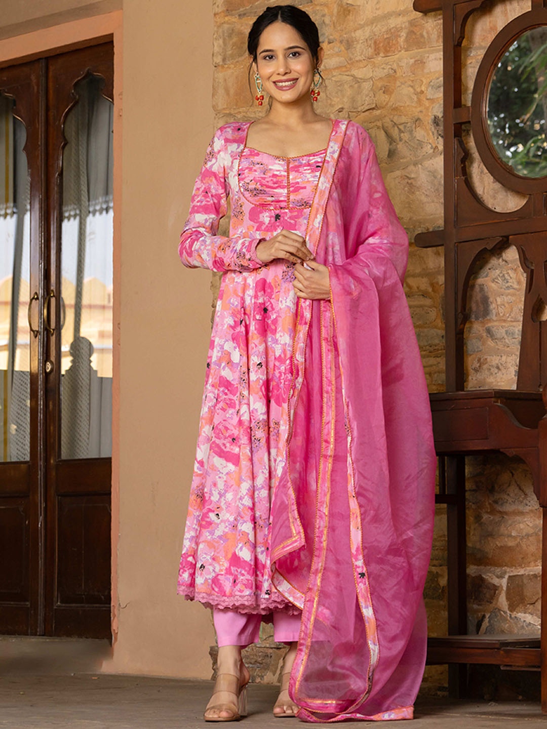 

GAYRAA Floral Printed Pure Cotton Straight Kurta & Trousers With Dupatta, Pink