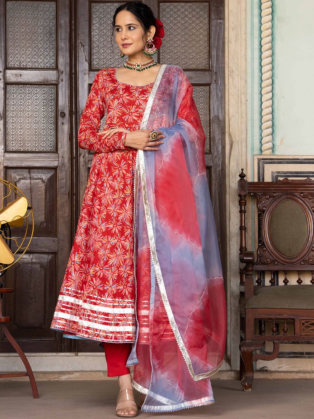 

GAYRAA Round Neck Floral Printed Empire Gotta Patti Cotton Kurta with Trouser & Dupatta, Pink