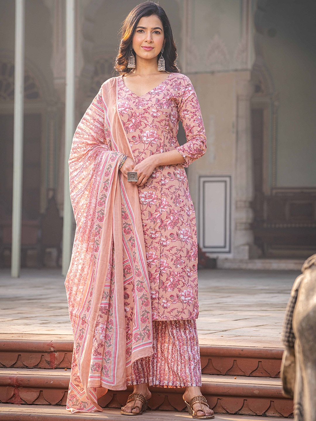 

GAYRAA Floral Printed V-Neck Three-Quarter Sleeves Pure Cotton Kurta Set, Peach