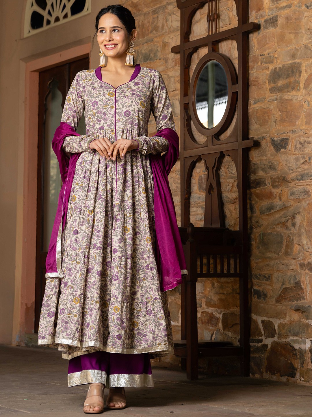 

GAYRAA Floral Printed Round Neck Long Sleeves Pure Cotton Kurta Set, Purple
