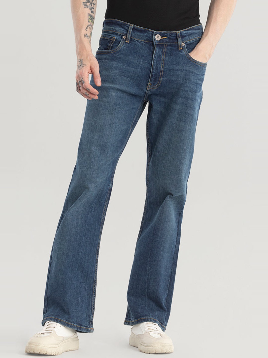 

Snitch Men Smart Bootcut Clean Look Light Fade Stretchable Jeans, Blue