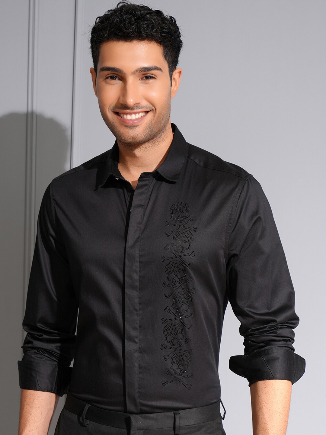 

HIGHLANDER Men Embellished Satin Evening Party shirt, Black