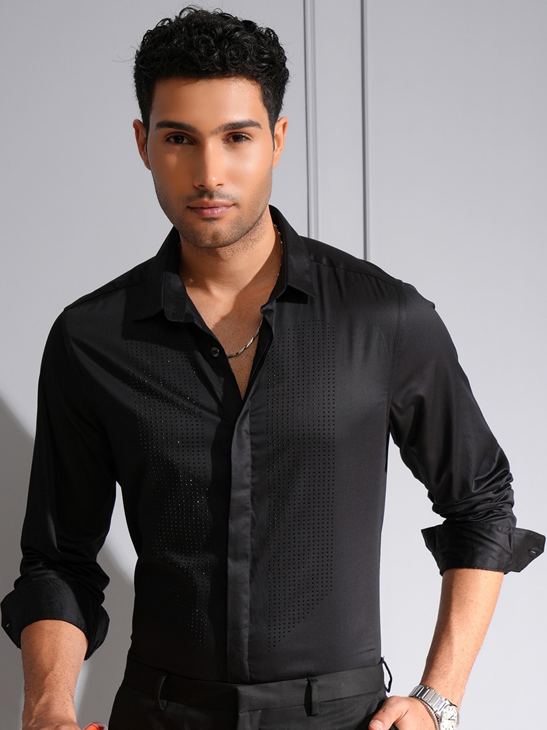 

HIGHLANDER Men Embellished Satin Evening Party shirt, Black
