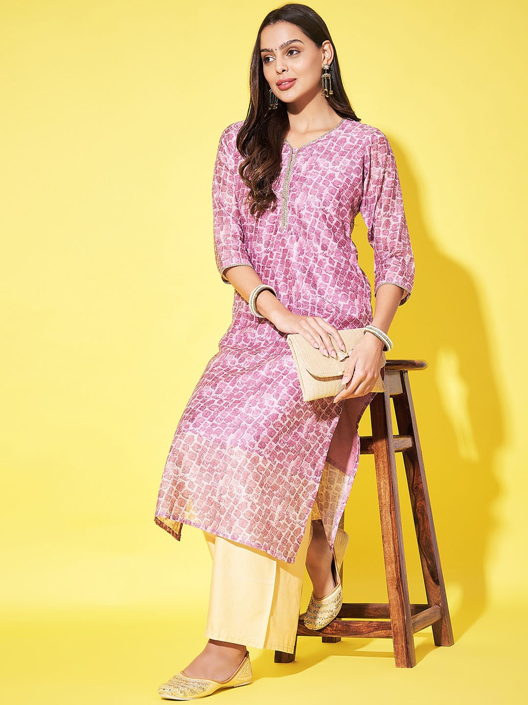 

Label Khoj Abstract Printed V-Neck Gotta Patti Straight Kurta, Purple