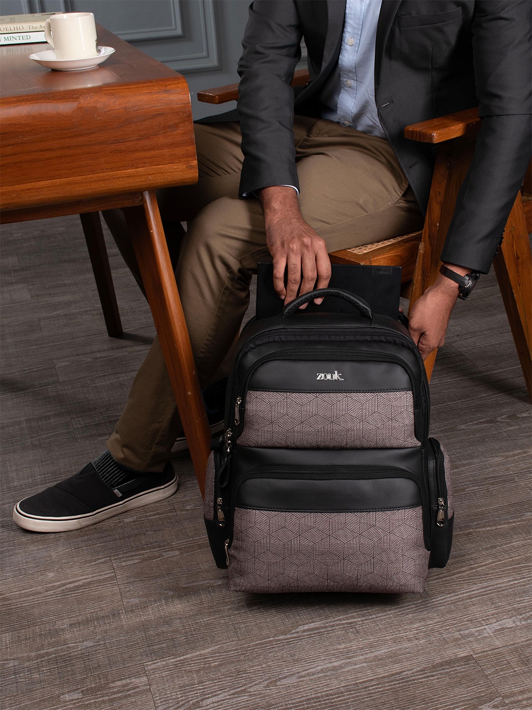

ZOUK Travancore Unisex Geometric Printed Backpack with Compression Straps, Brown