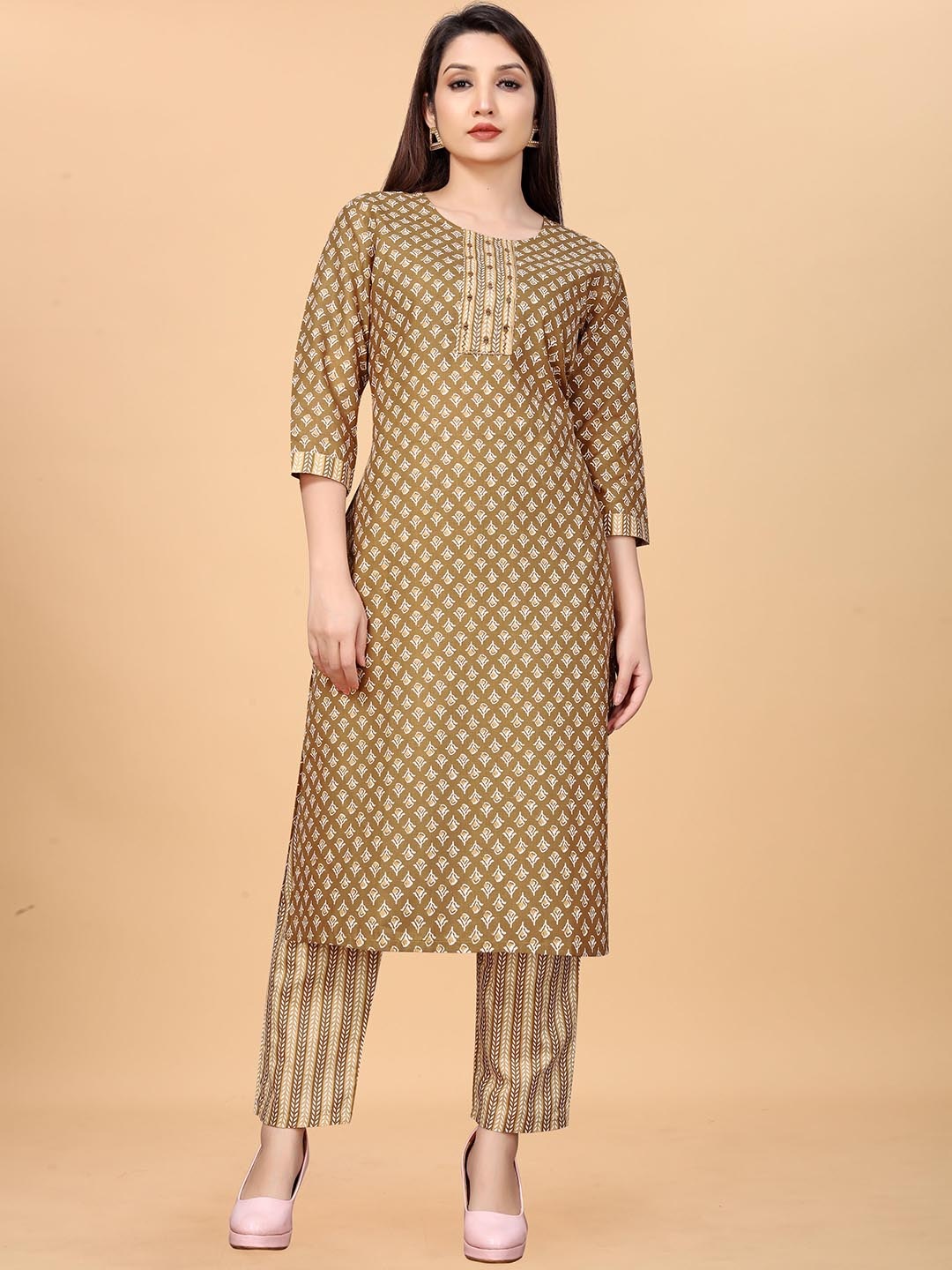 

Fashion FRICKS Women Floral Printed Regular Kurti with Trousers, Cream